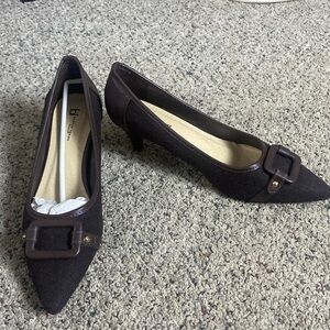 Boston Design Studio Chocolate Brown Kitten Heel Pumps Sz 8.5 NIB